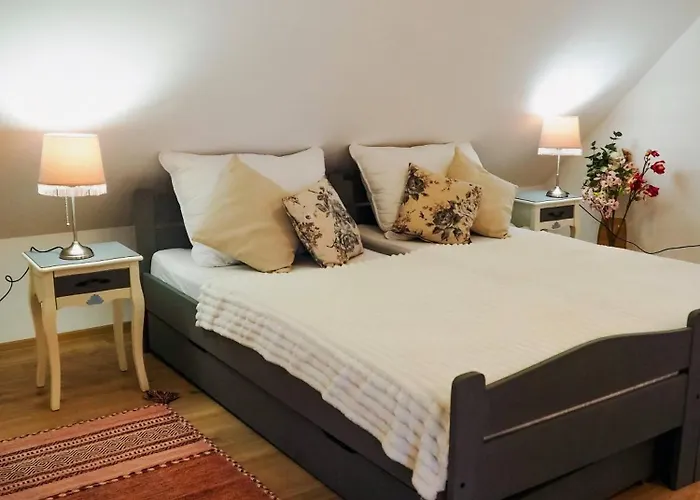 Kövirigó Casa de Férias *